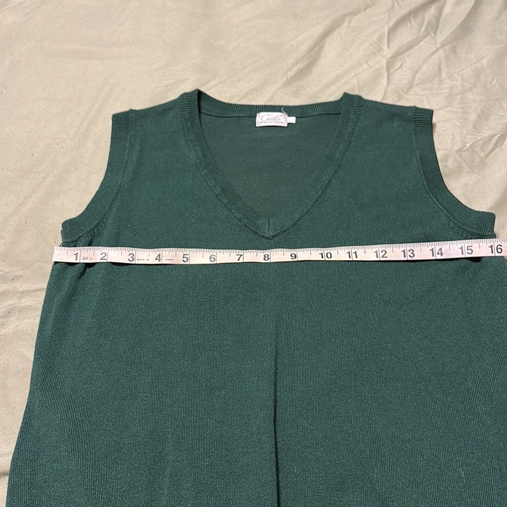 Vest - Picture 2 of 4